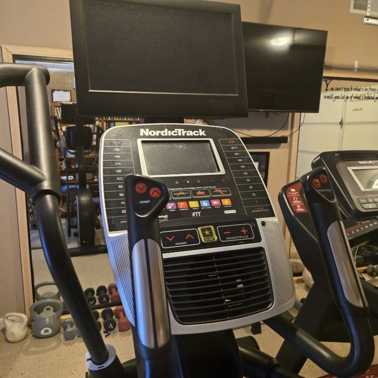 Norditrack Elite 14.9 Eliptical With Screen