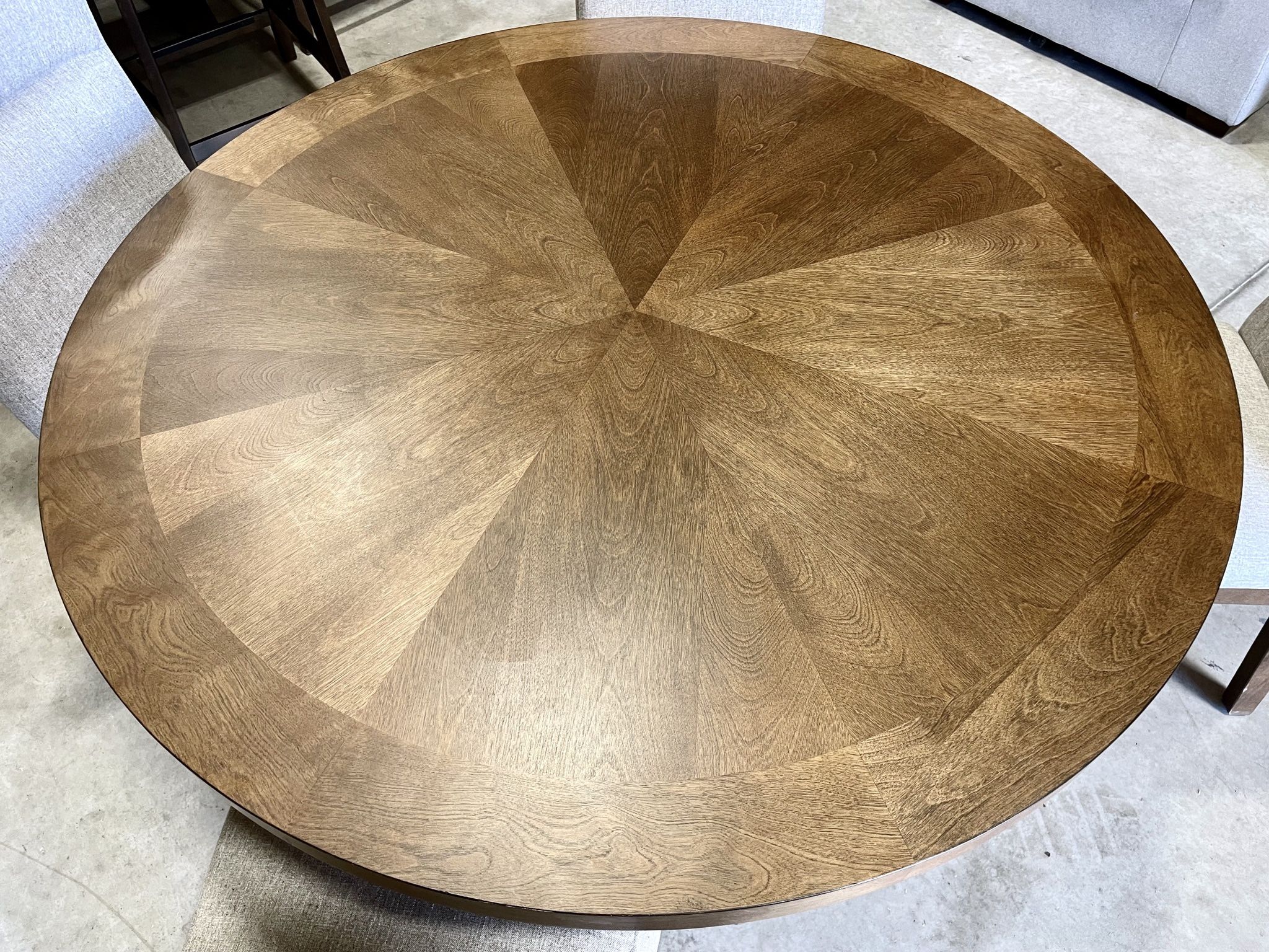 WAREHOUSE CLEARANCE Kaelyn 5piece Dining Set BRAND NEW for Sale in