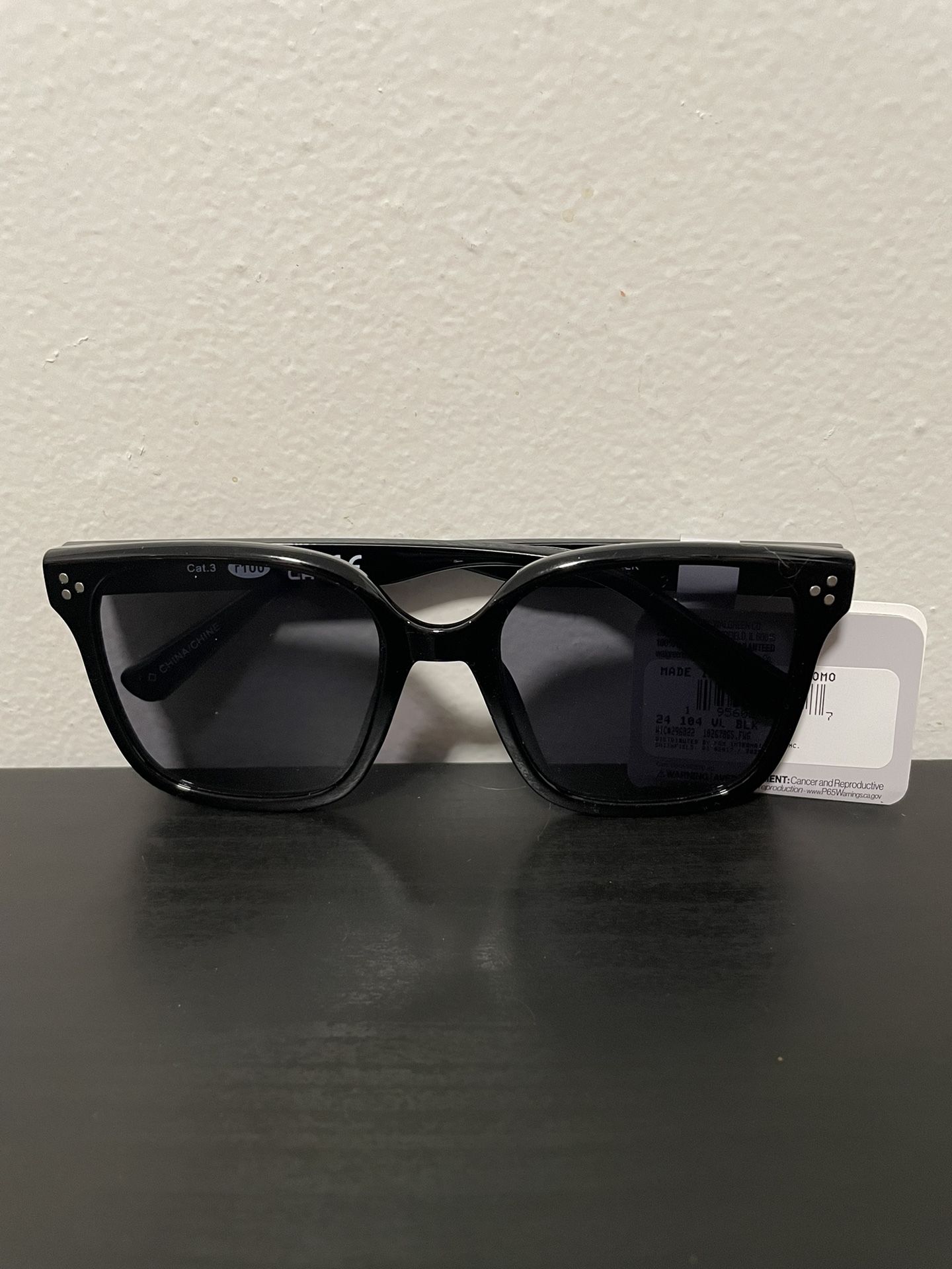West Loop Sunglasses Black NEW Tinted Lens UV Protection Womens / Unisex