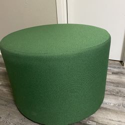 Round Ottoman--deal Black Friday 