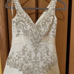 Wedding Dress Size 4  In Great Condition 