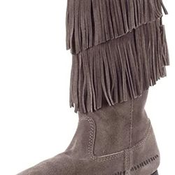 Minnetonka Women's Calf Hi 2-Layer Fringe Boot size 8