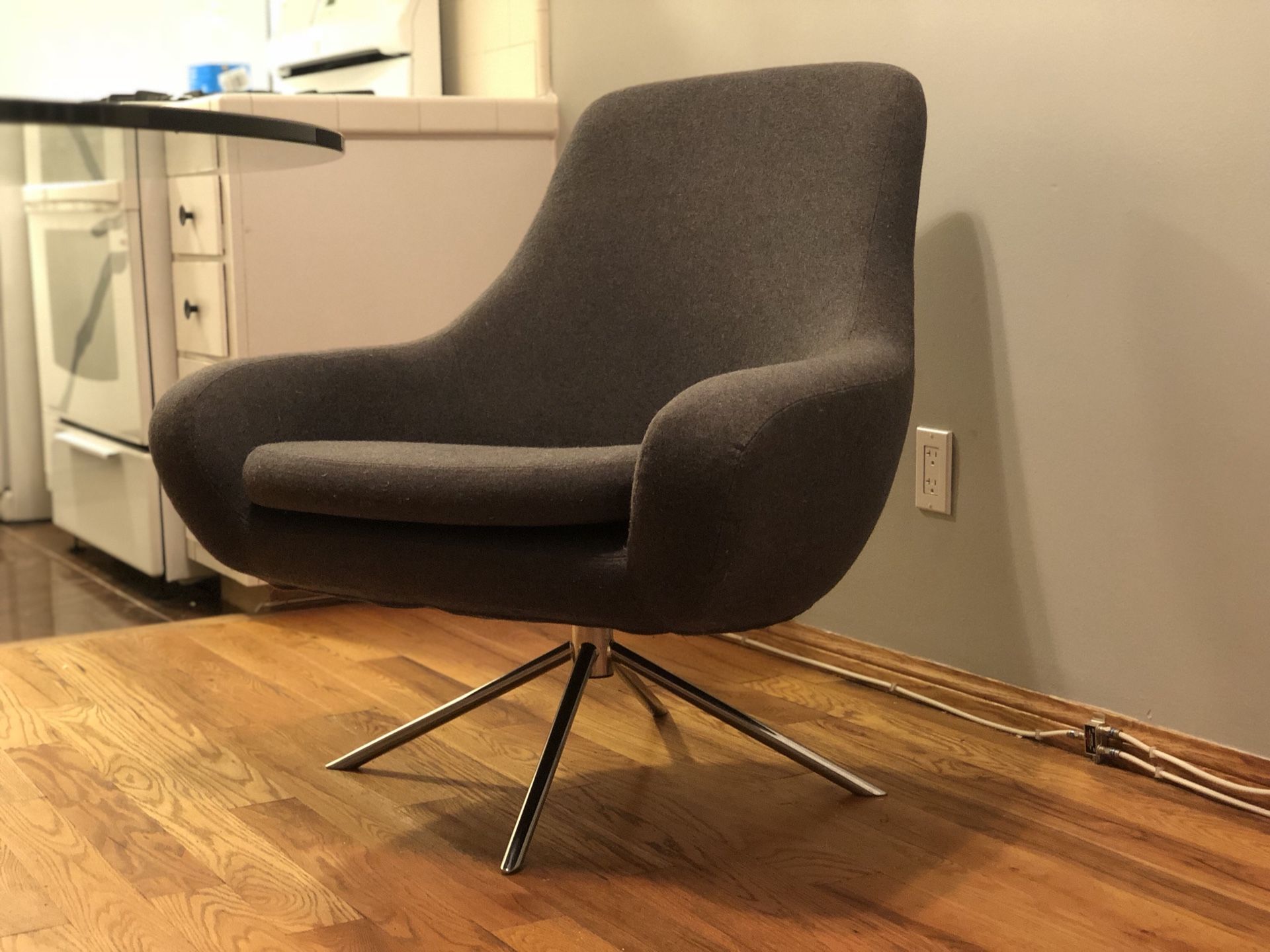 Noomi Swivel Chair - Design Within Reach