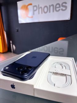 Blue 17 pro max 512gb unlocked for any carrier battery health 93% iPhone is in excellent condition  *****Spanish***********  iPhone 17 Pro Max azul de