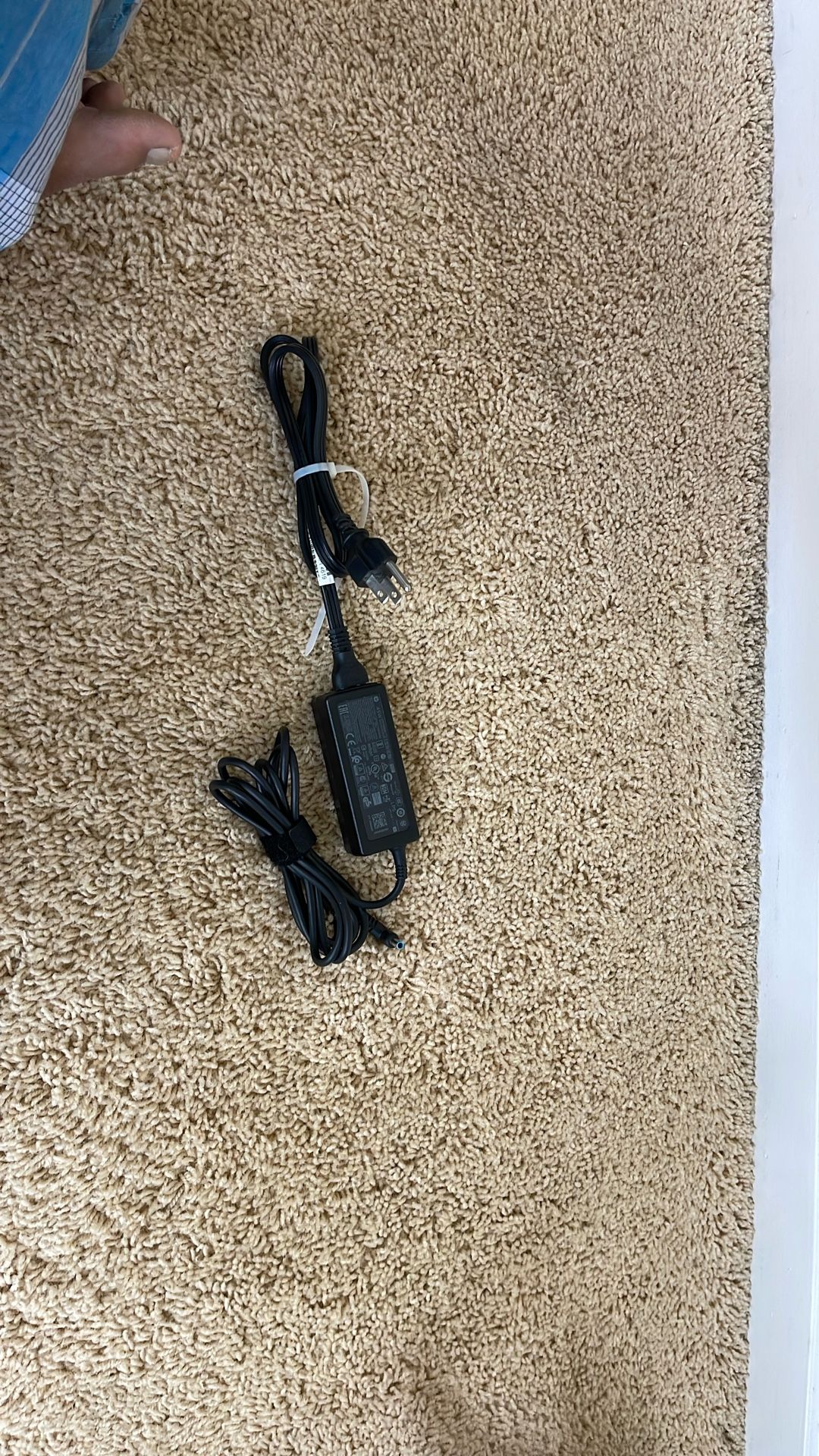 OEM! Genuine HP 45W Blue Tip Laptop AC Adapter Power Supply Charger 854054-002