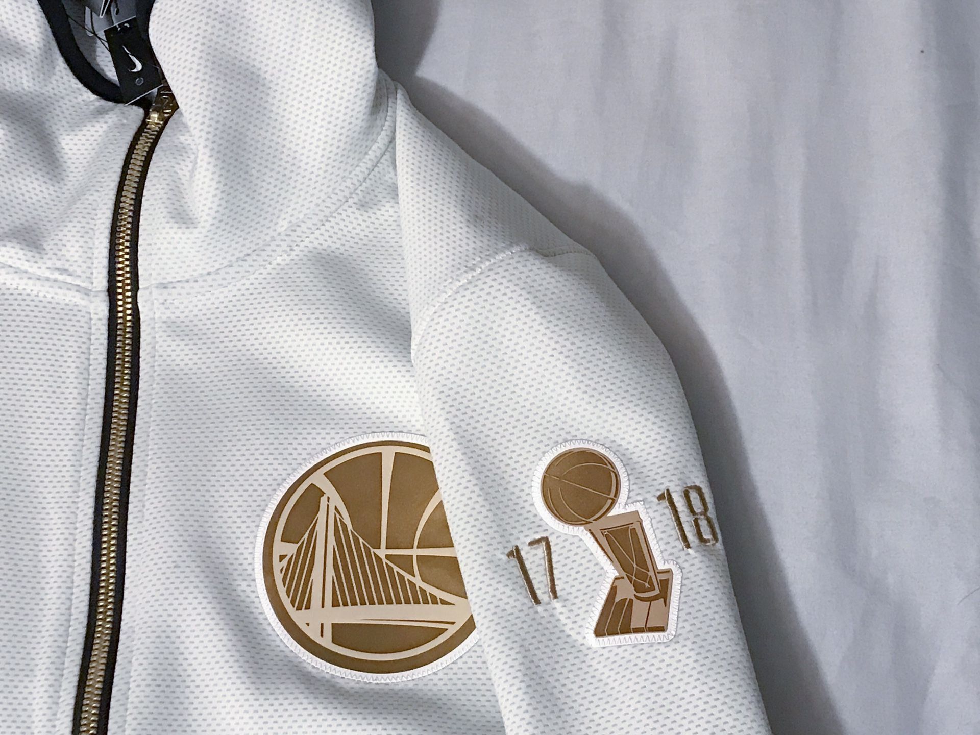 Men's Nike White Golden State Warriors 2022 NBA Finals Champions Ring Night  Celebration Therma Flex Showtime Short Sleeve Full-Snap Collar Jacket