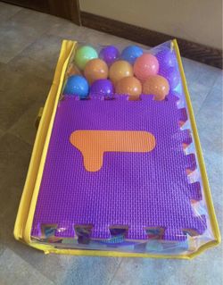 Brand New Large And Thick Tiles Play Mat With Borders And Play Balls 