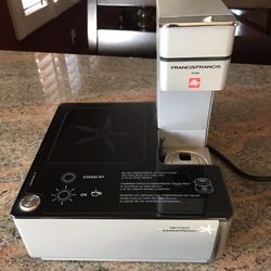 illy coffee pod espresso machine.