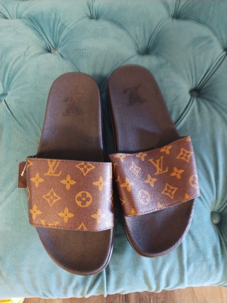 LV Men Sandals  Size 11