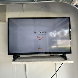Insignia Smart Tv With Vizo Sounds Bar Can Show Both Work