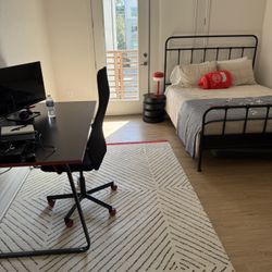 Full Queen Bedroom Set - $800