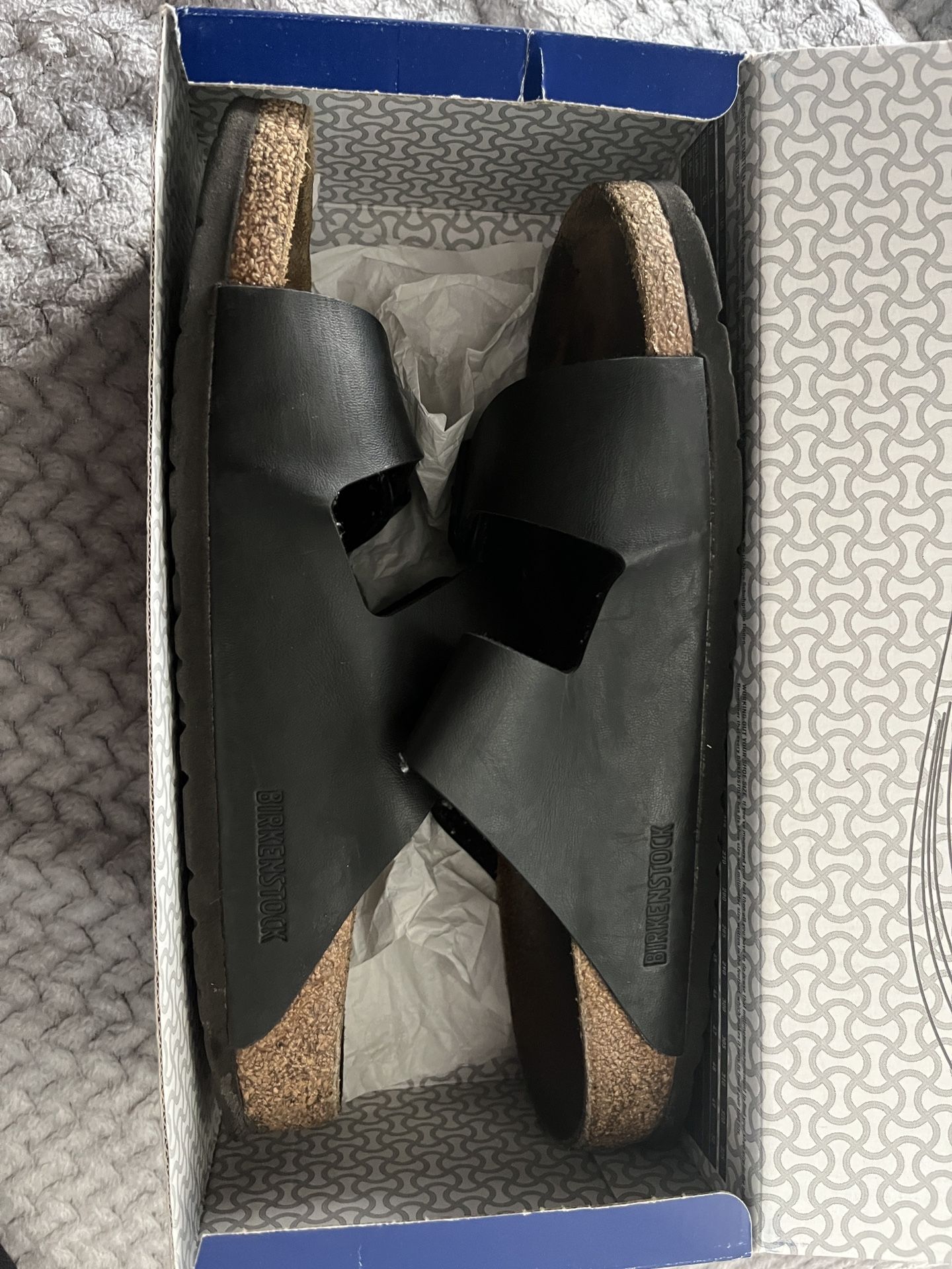 Arizona Birkenstocks Black size 10 men narrow