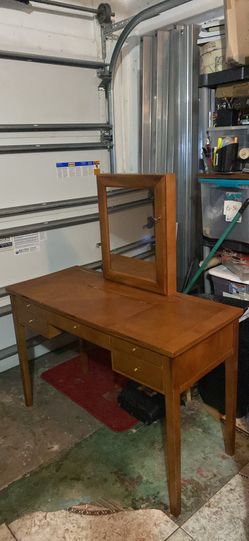 Vanity/ Jewelry wood desk