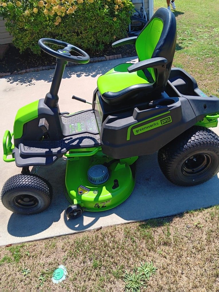 Greenworks Pro Ride On Lawnmower 