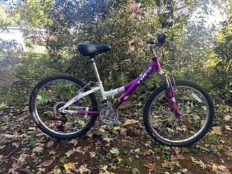 Trek MT 220 24” Youth Mountain Bike – 21 Speed – $200 OBO