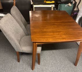 Dinner Table and 4 Chairs