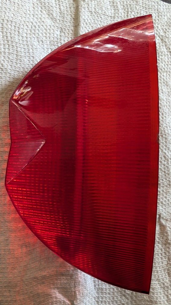 BMW Motorcycle Rear Back Brake Taillight F650GS F800GS F800R F800ST G650GS R1200 Part #: (contact info removed)032 Reflector 235 E9 50R-00 1016 P21/5w