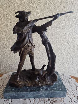 Solid Bronze Frontiersman Rifleman Sculpture on Marble Base
