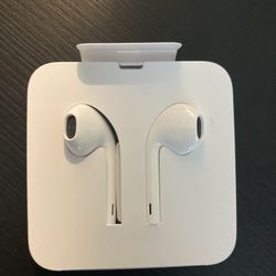 Apple EarPods With Lightning Connector