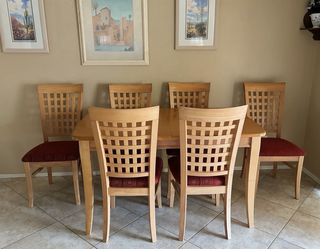 Light Wood Dining table w/leaf and 6 chairs