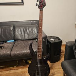 PEAVEY MILLENNIUM BASS