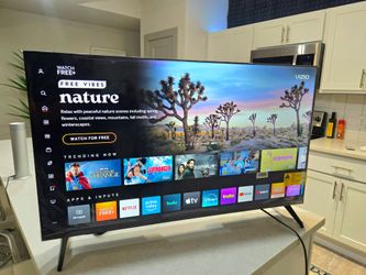 40" VIZIO SMART TV (LIKE NEW)