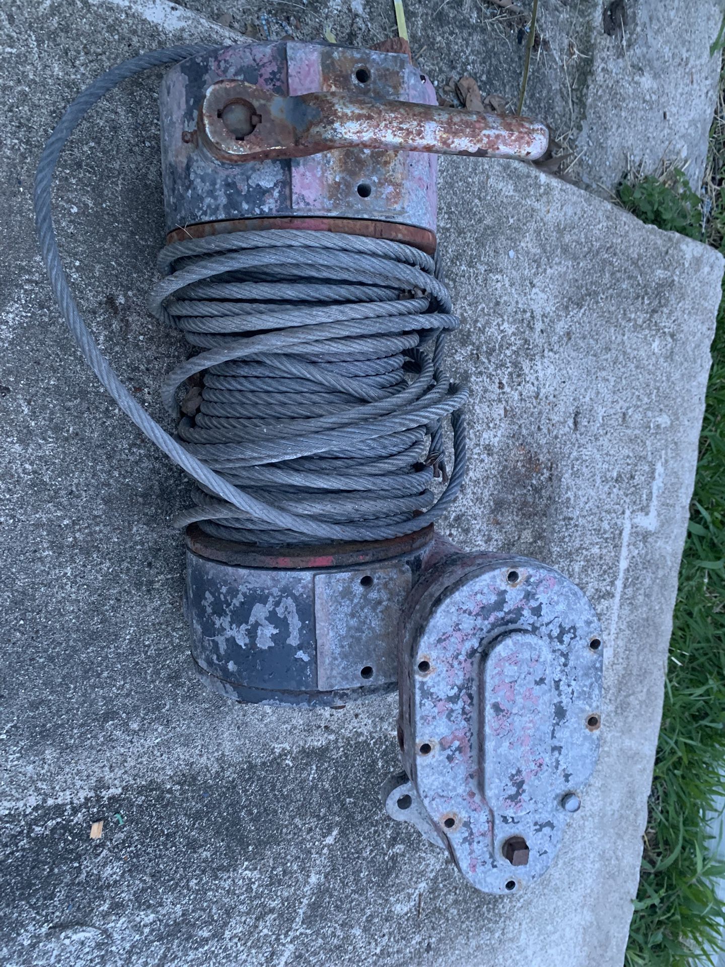 Pierce Winch 10,000 Pounds