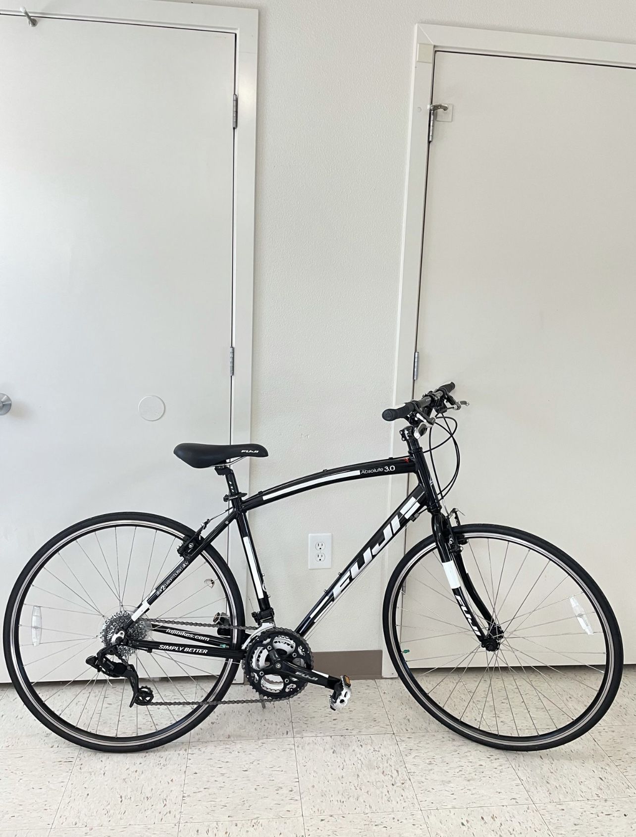 Fuji 3.0 Absolute Hybrid Bike