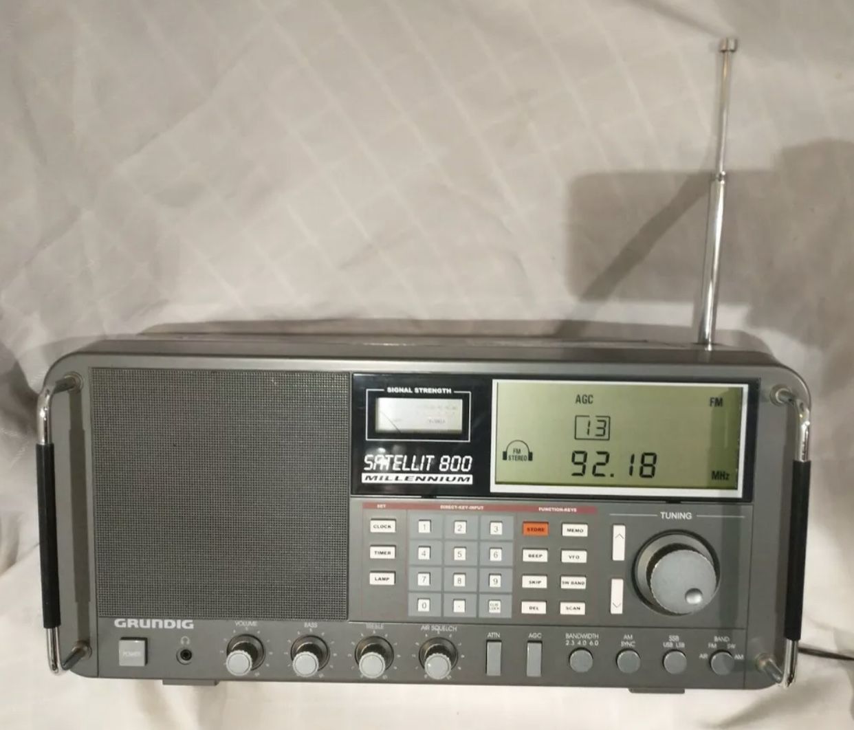 GRUNDIG SATELLIT 800 MILLENIUM