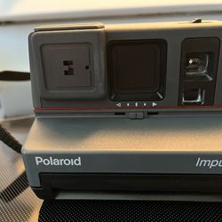 Camera and cell phone