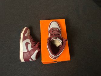 Jordan 1 high top burgundy size 9.5