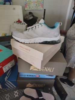 Women's running shoes