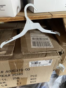 Children hangers more than 250