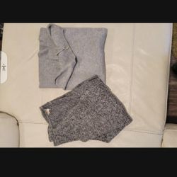 2 Sweater Ones a cardigan sweater Open Look &  Ones a Pullover Classie  Sweater Zipper In back