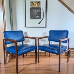 Mid Century Modern Blue Steelcase Tanker Desk Reception Chairs