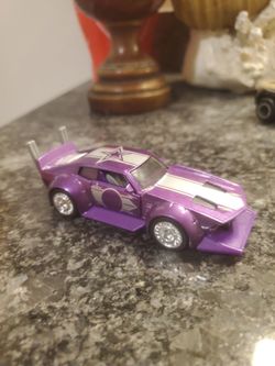 2 hot wheels