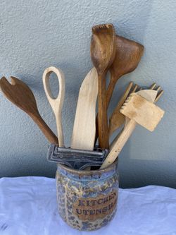 Kitchen wood utensils