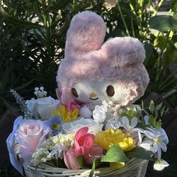 kuromi flower basket arrangement🤍