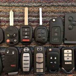Car keys and remotes - llaves - controles 