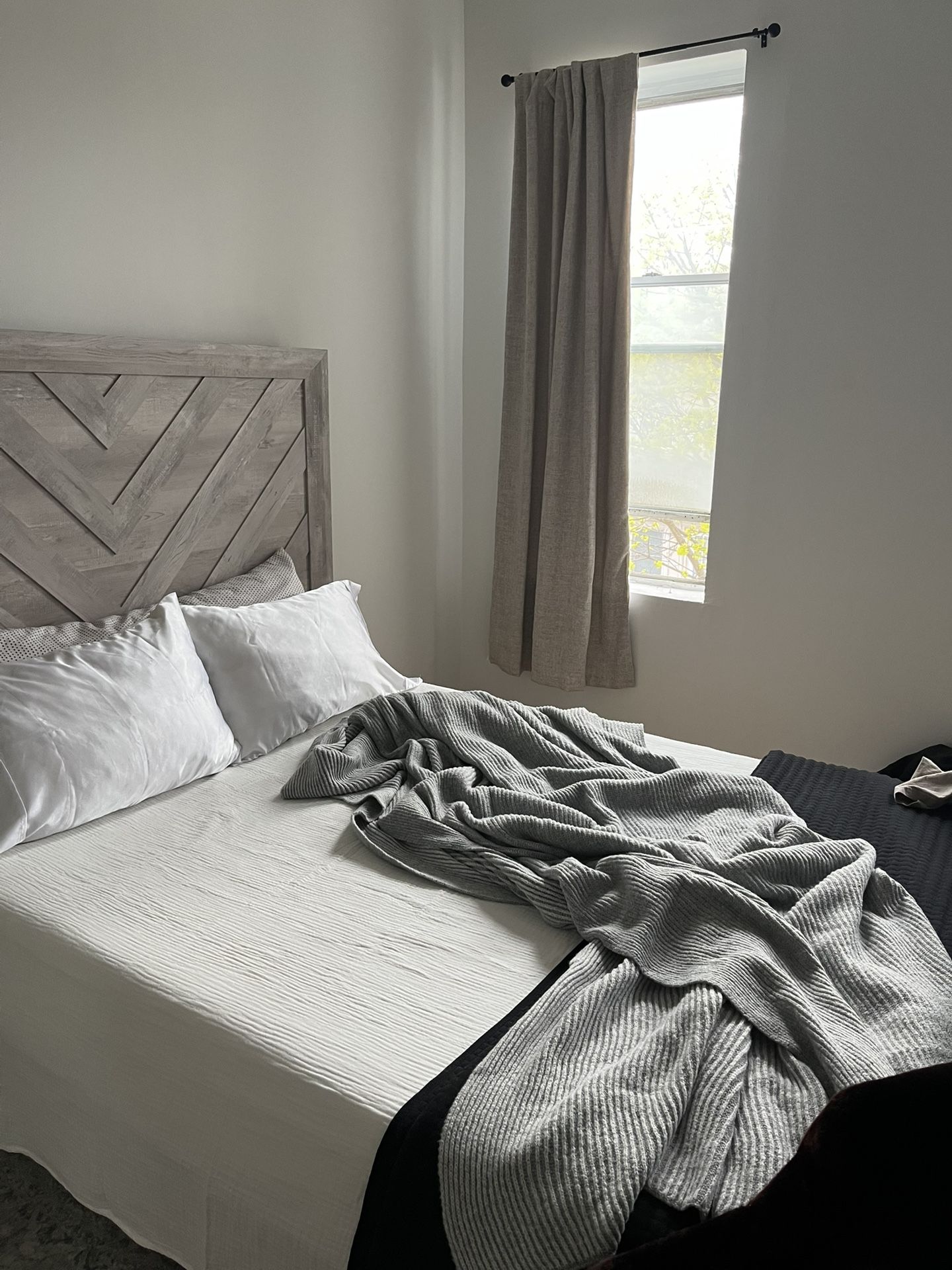 Bed frame & Mattress