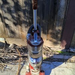 Shark Navigator Swivel Pro upright vacuum