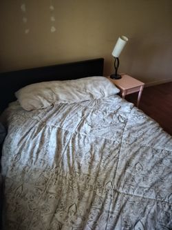 Queen Bed Everything In The Picture