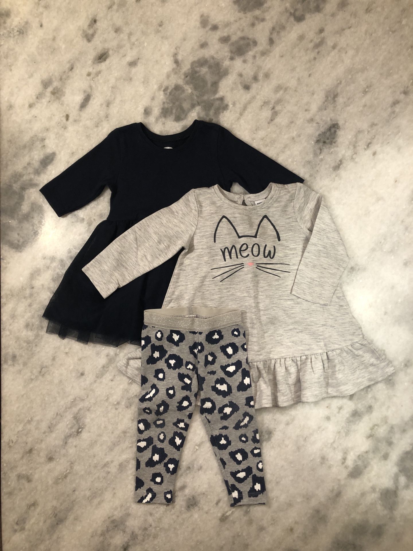 3 Outfits! Size 6-12 Months Baby Girl Toddler Clothes (5 Pieces) Pajamas & Dresses (3)