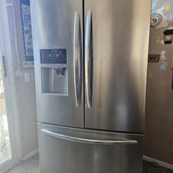 Frigidaire Gallery Series Refrigerator 