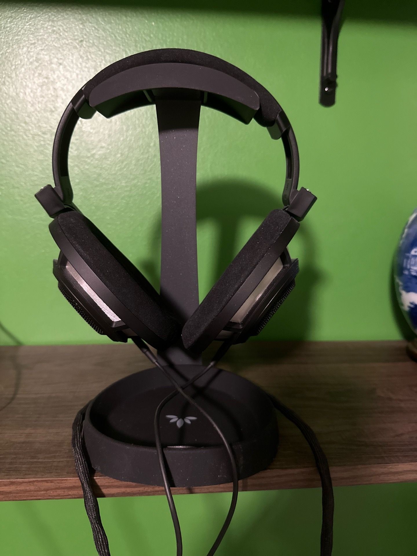 Sennheiser HD 800 S – Reference Audiophile Headphones – Box