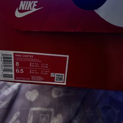 New cute brown Nike cortez size 8
