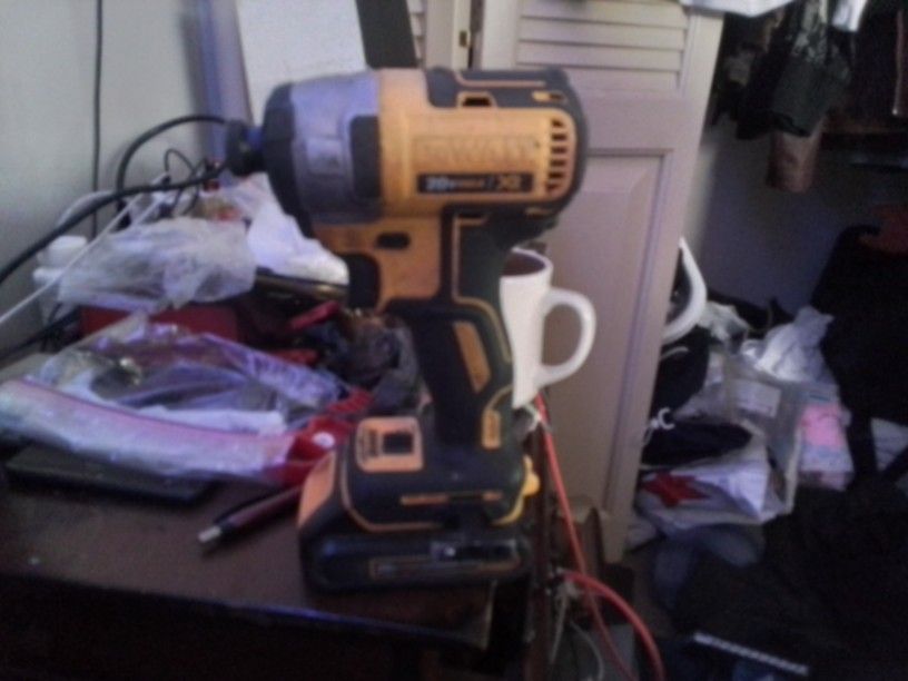 Dewalt 1/4" Impact Driver 3 Speed
