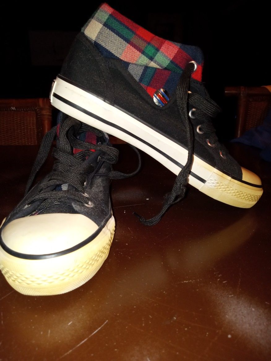 Guo An Converse Style Sneakers. EU Size 40