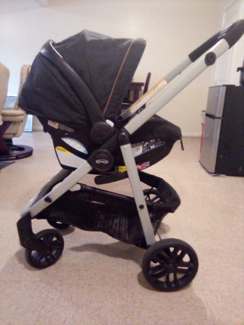 Baby Stroller Like New Only Used For 3 Months And I Got A New One For My Baby 