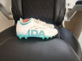 IDA Rise FG White Soccer Cleats- Women's 8